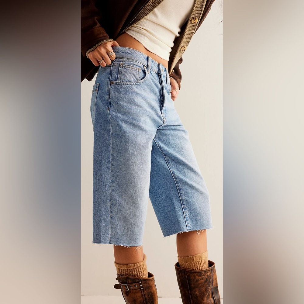 Free People Light Wash Denim Knee-Length Jean Shorts